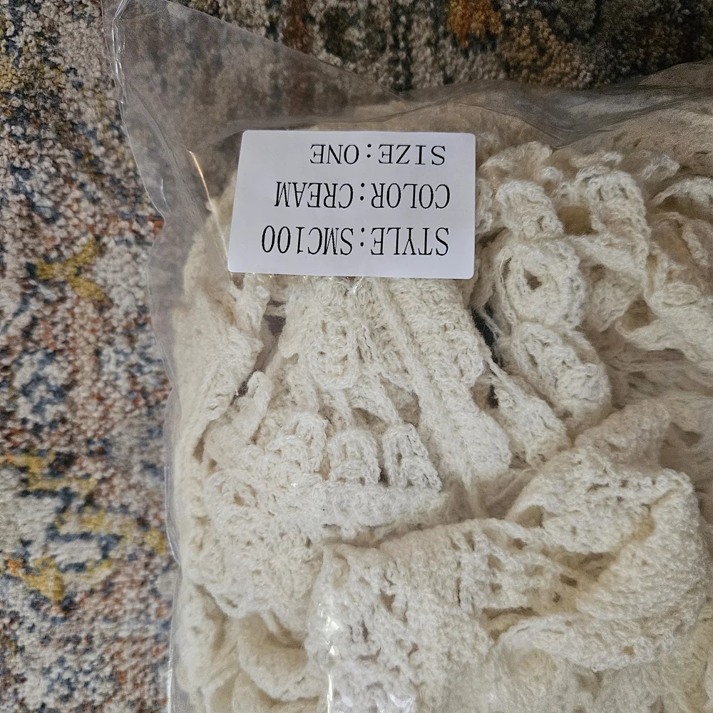 New Gorgeous POL Crochet Lace Bell Sleeve Top One Size - Picture 12 of 12